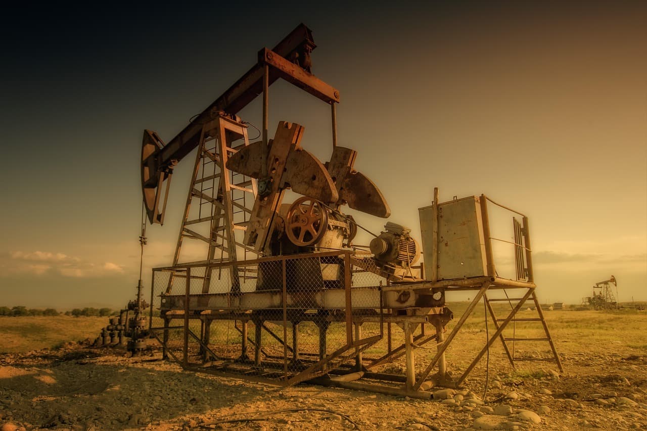 Venezuelan factions unite against US oil license for Chevron
